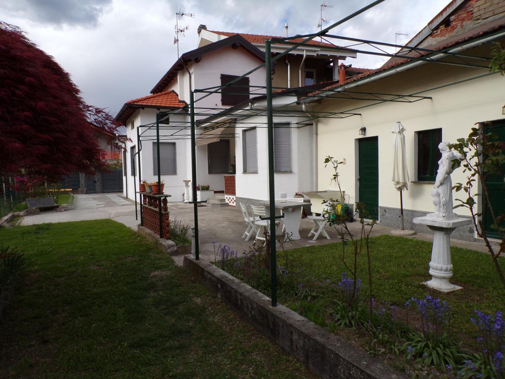 Casa Vacanze Terra Di Mezzo Invorio Inferiore Exterior photo